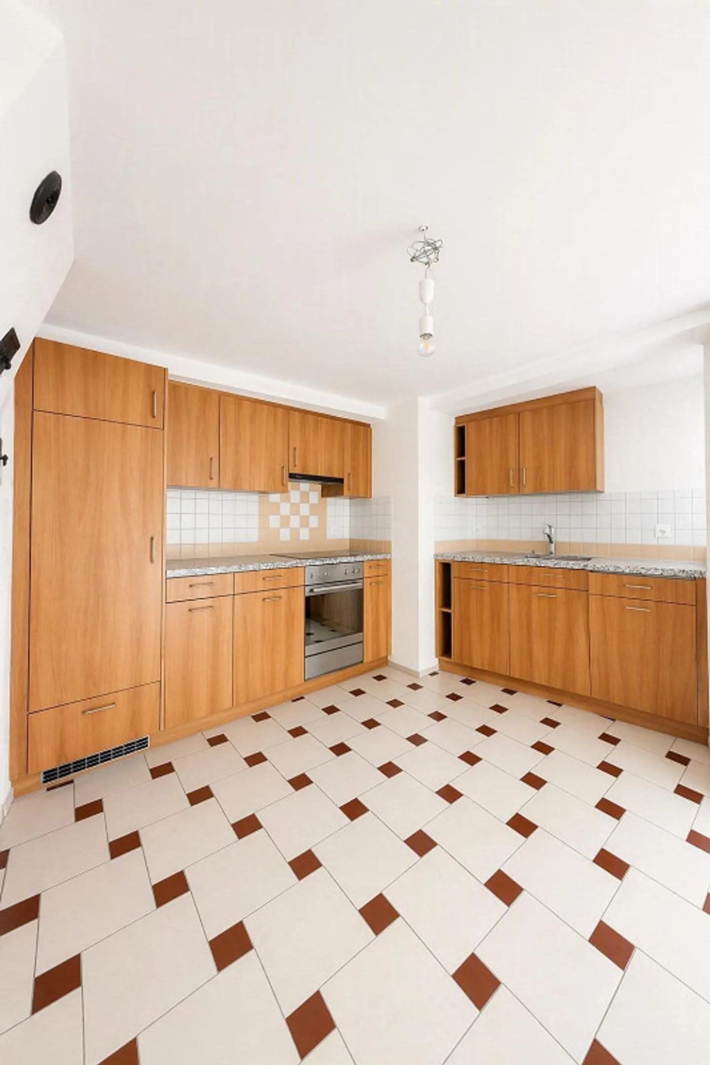 Charmant maison de 4,5 pièces avec grand jardin - Photo 2 sur 11