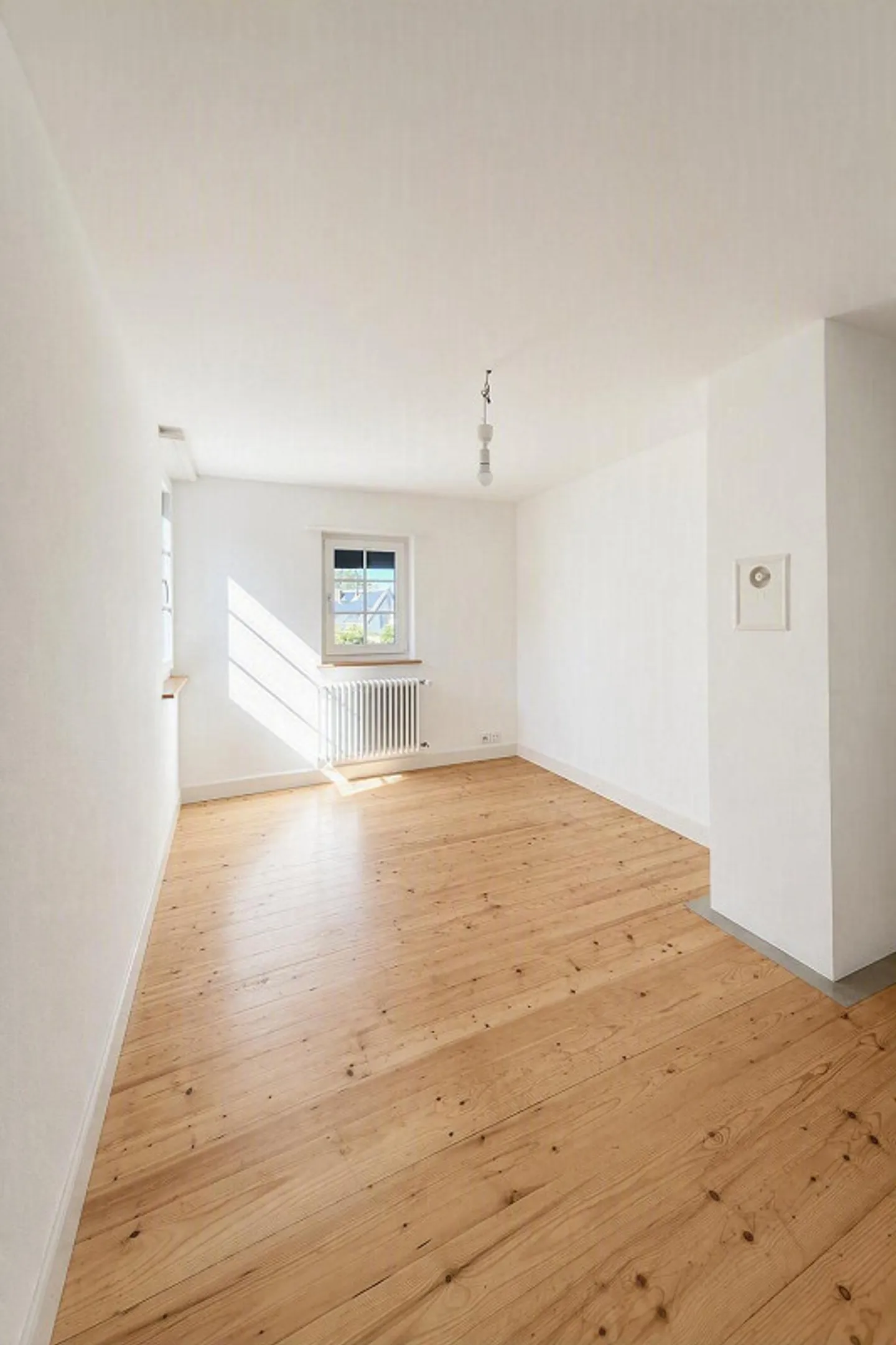 Charmant maison de 4,5 pièces avec grand jardin - Photo 5 sur 11