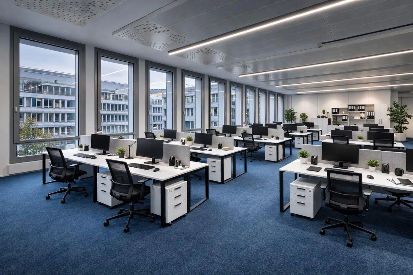 Your new location on 2,700 m²! - Photo 8 of 13