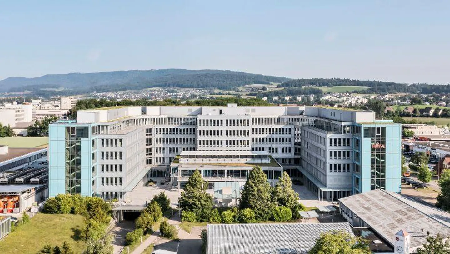 Your new location on 2,700 m²! - Photo 12 of 13