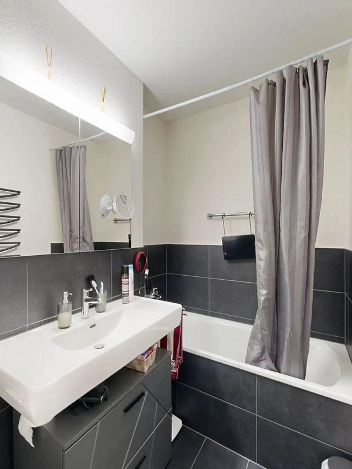 Light-flooded 4.5-room apartment with parking space - Photo 11 of 13