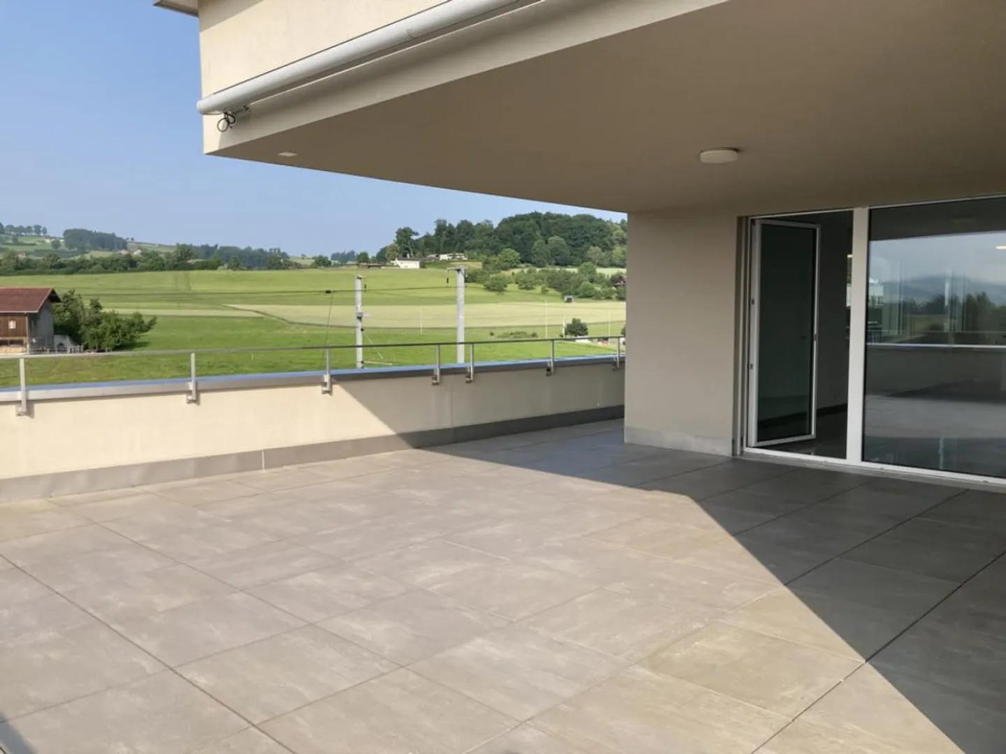 Spacious penthouse apartment with huge terrace - Photo 1 of 7