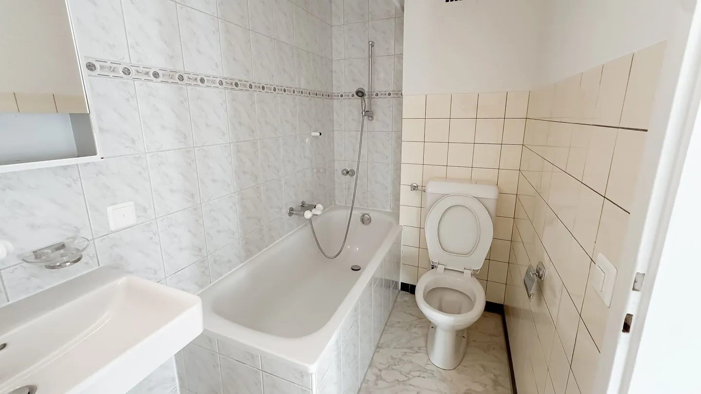 Cozy apartment with lake view - Photo 7 of 11