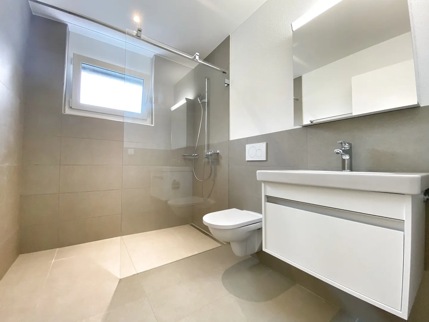 Moderne 3.5-Zimmer-Wohnung - Foto 3 von 6