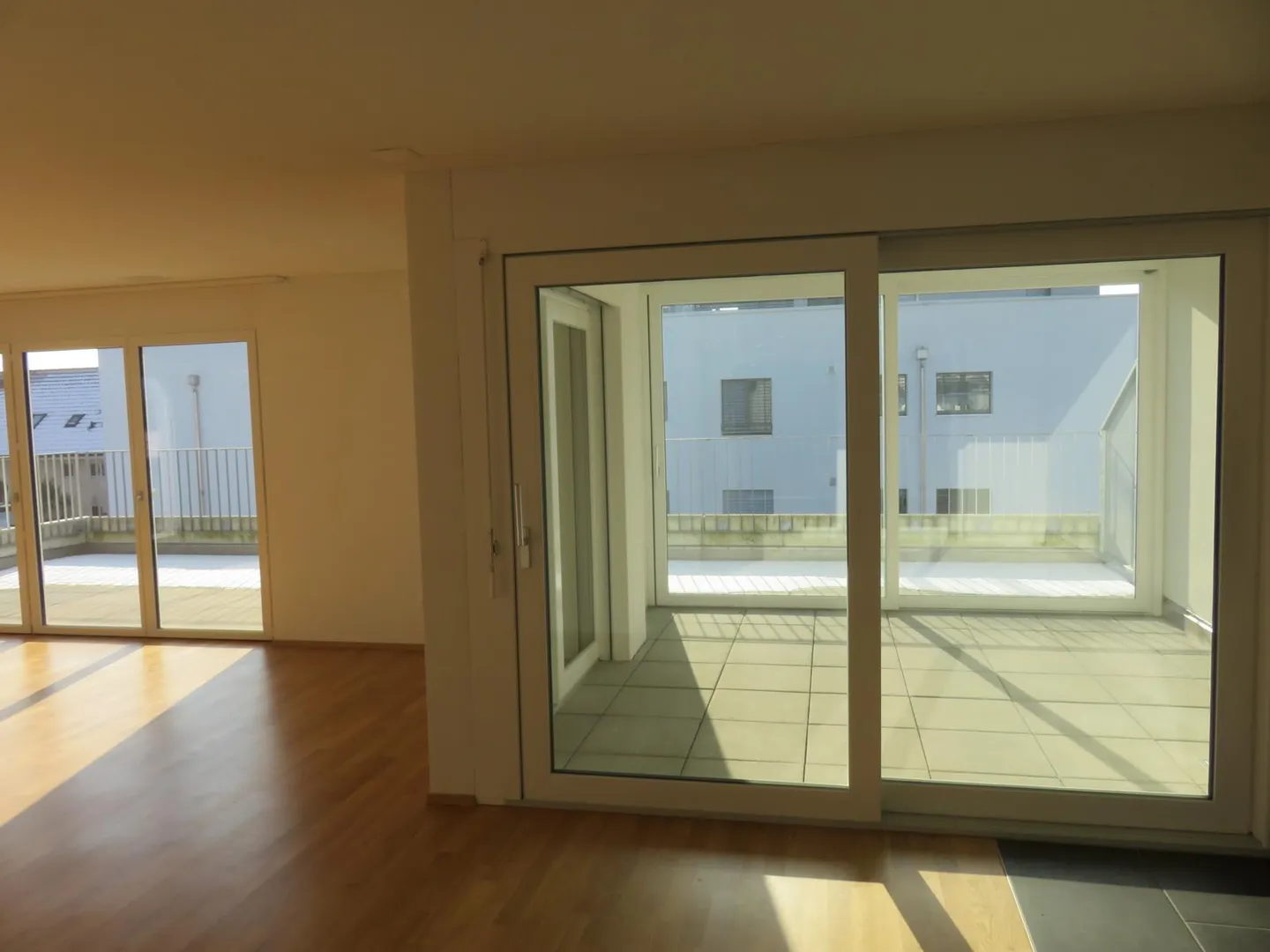 2.5-Room Penthouse Apartment - Photo 3 of 10