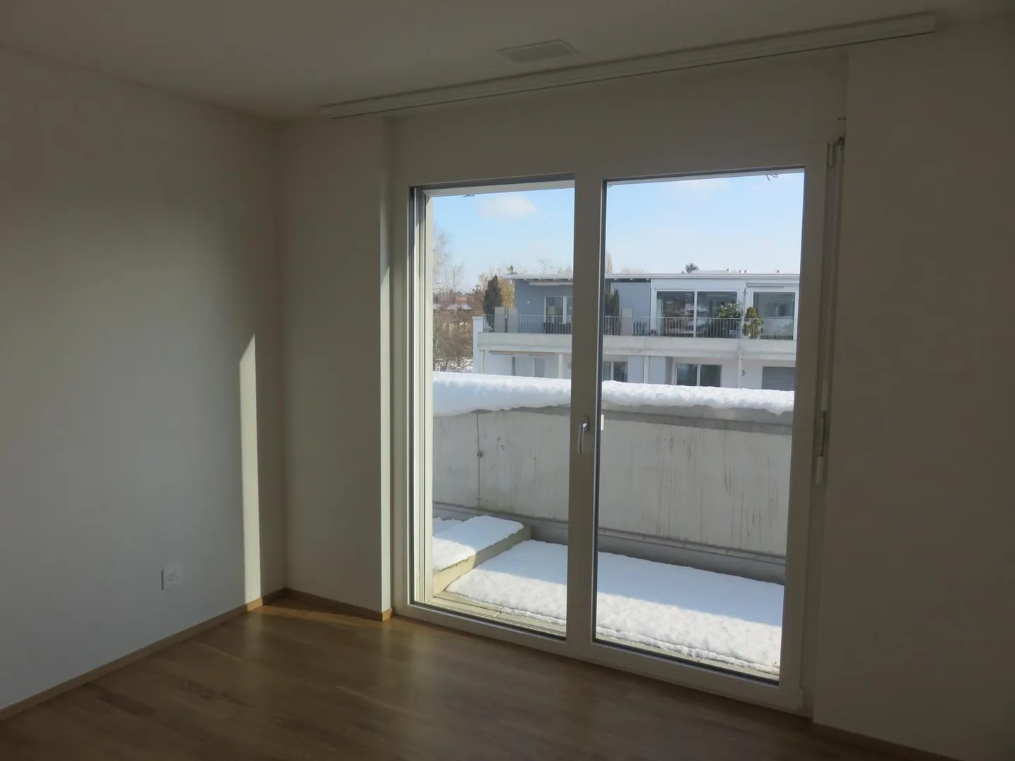 2.5-Room Penthouse Apartment - Photo 6 of 10