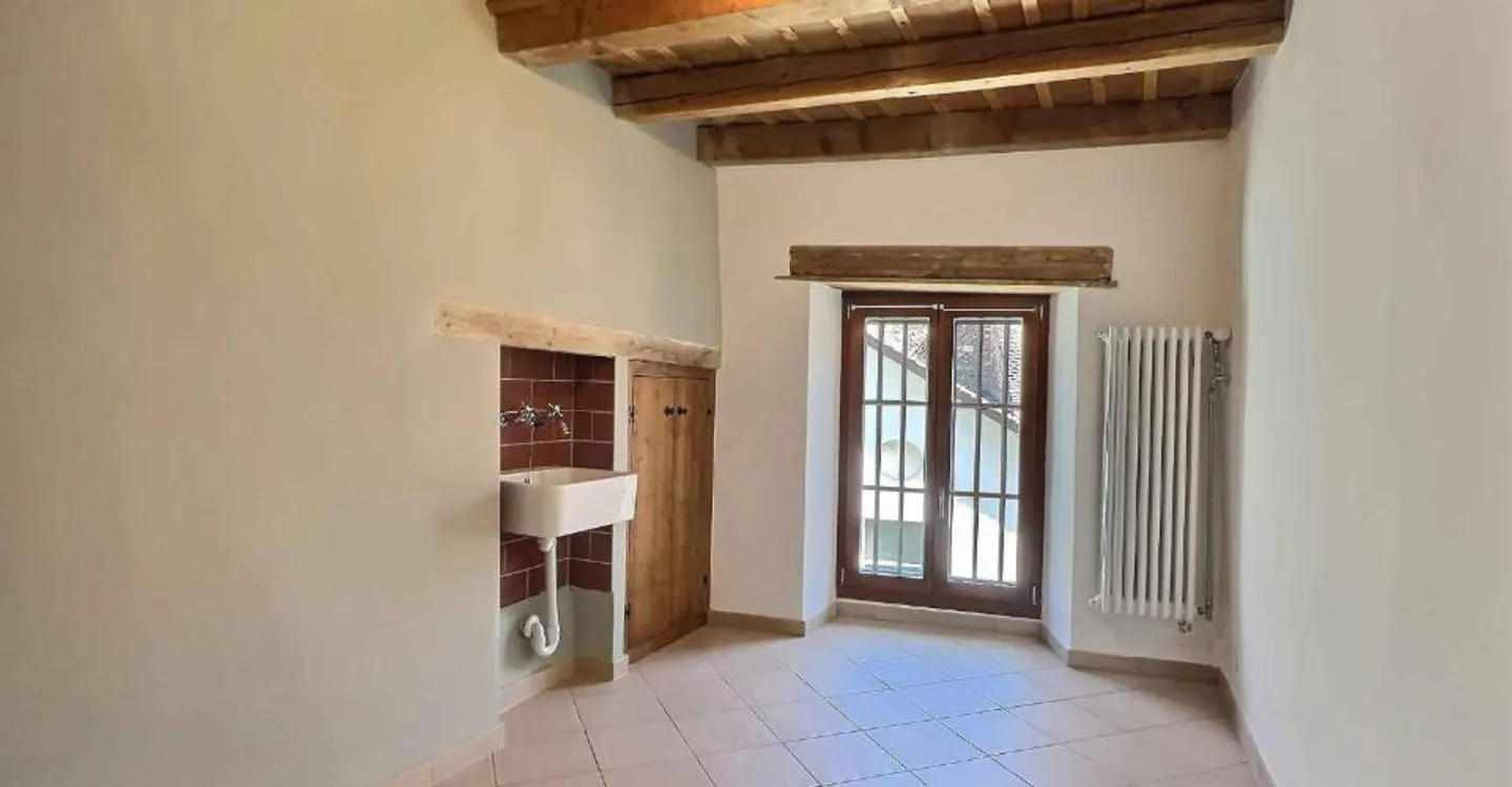 Geräumige 5,5-Zimmer-Wohnung im Herzen der Altstadt von Cossonay - Foto 5 von 9