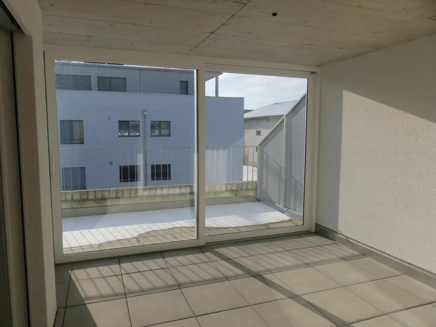 2.5-Room Penthouse Apartment - Photo 8 of 10