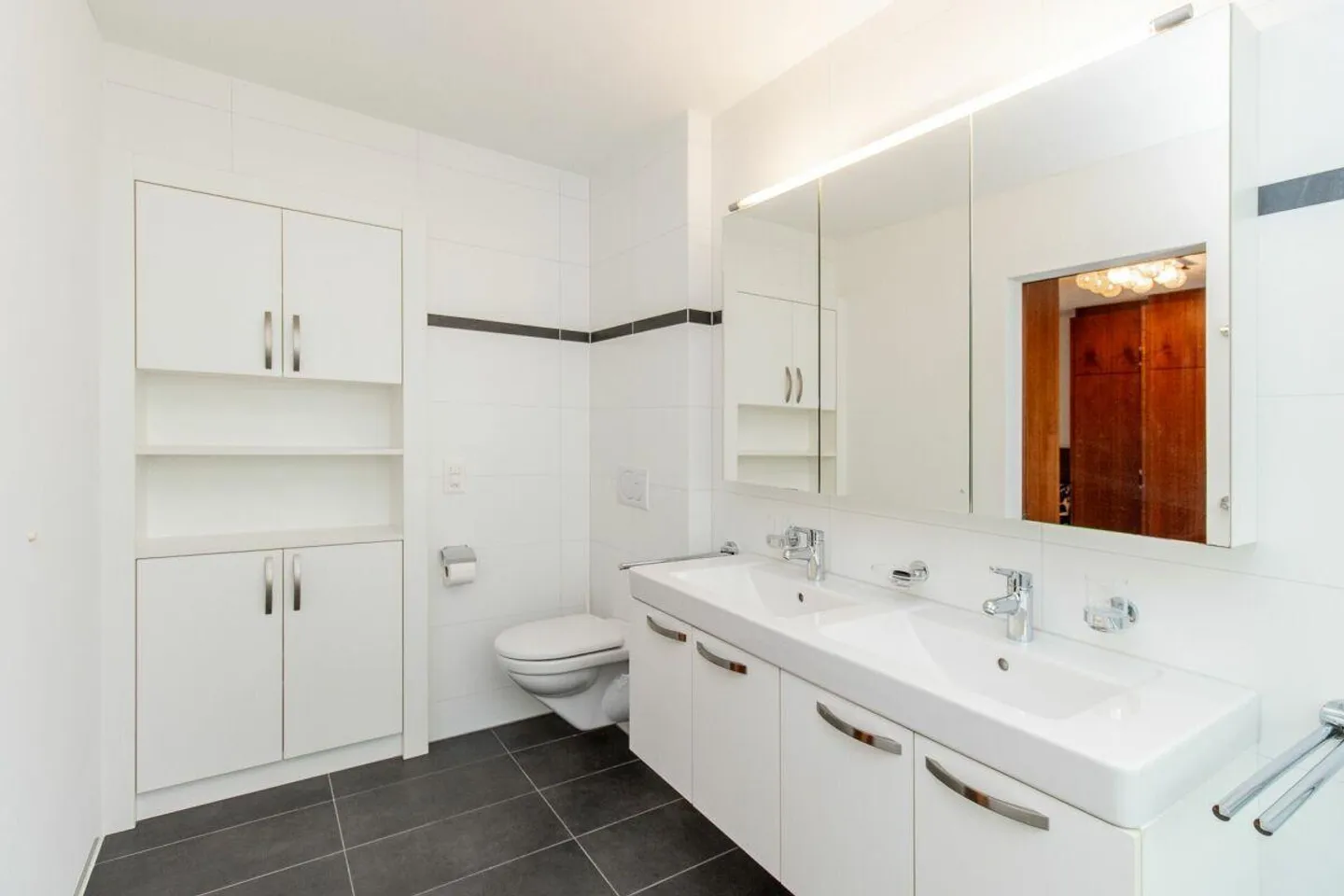 Bezugsbereite 4.5-Zimmer-Wohnung bei der HSG - möbliert, modern und lichtdurchflutet - Foto 9 di 13