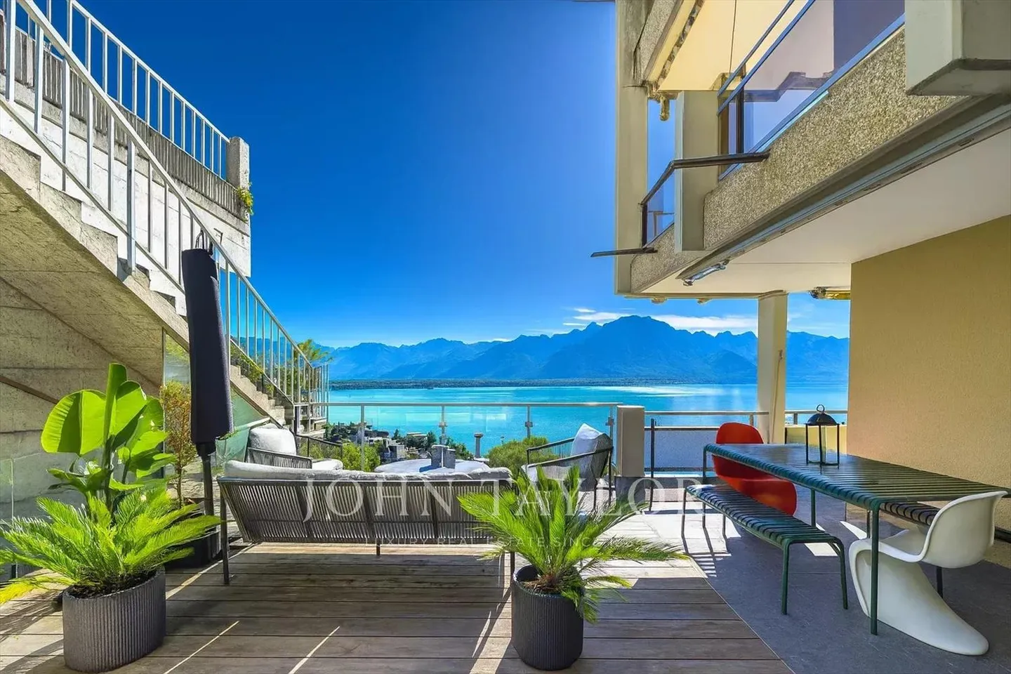 Il lusso di una vista mozzafiato - Foto 7 di 12