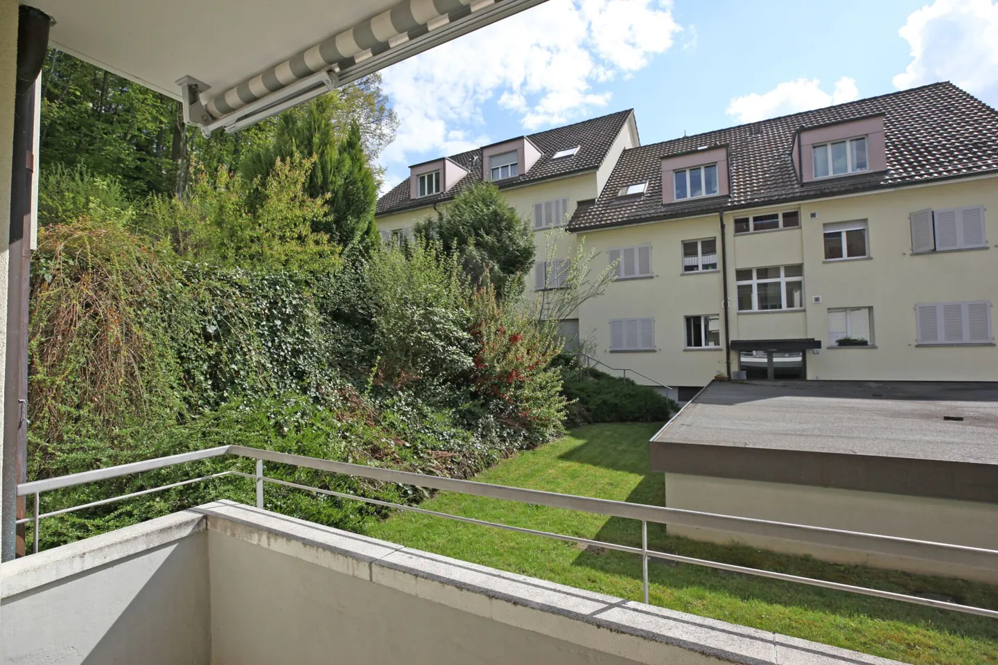 Partially renovated 3.5-room apartment on the 1st floor in Niederscherli - Photo 3 of 7