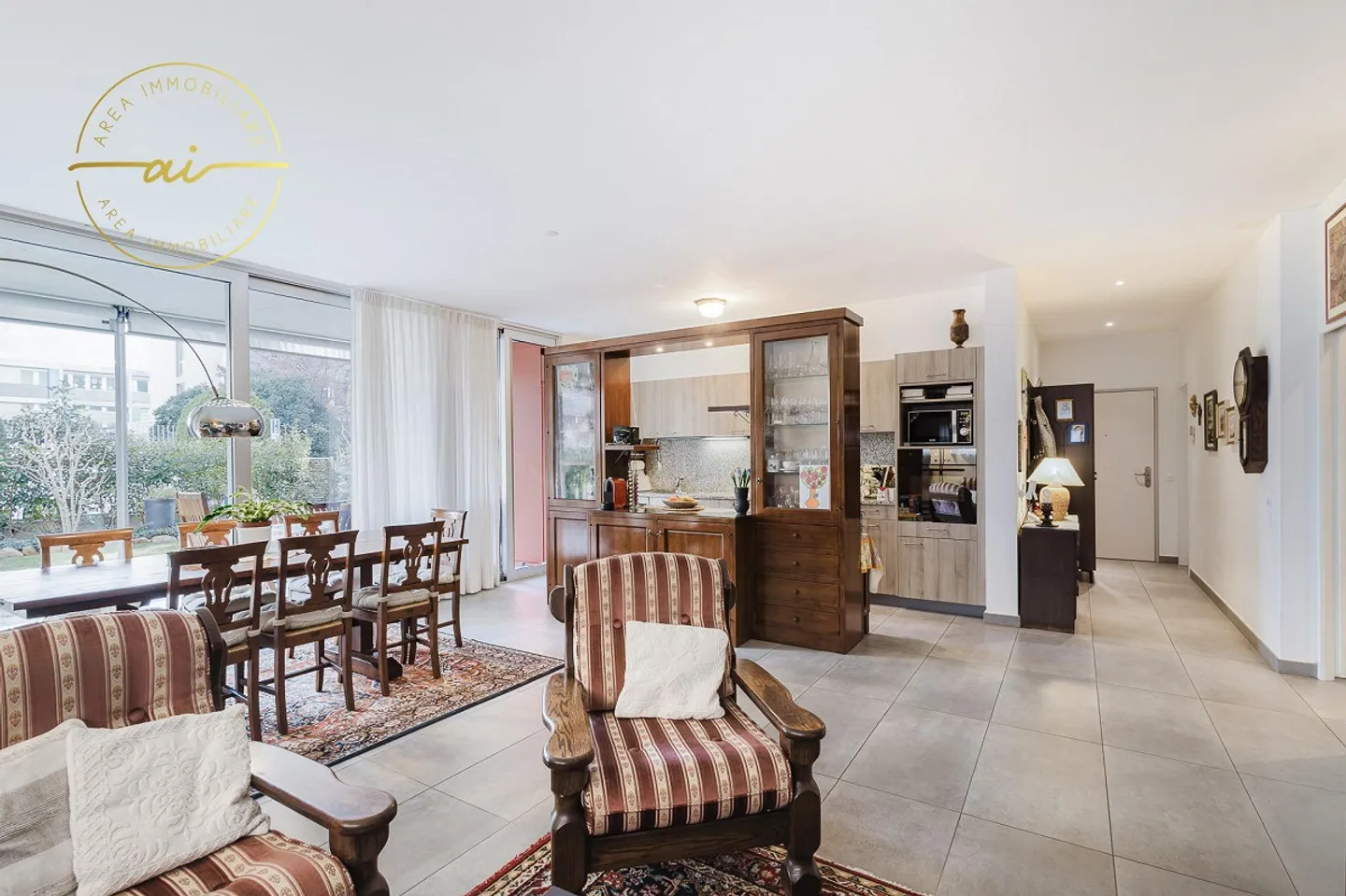 Comfortable 3.5-room apartment with garden in Lugano - Photo 2 of 13