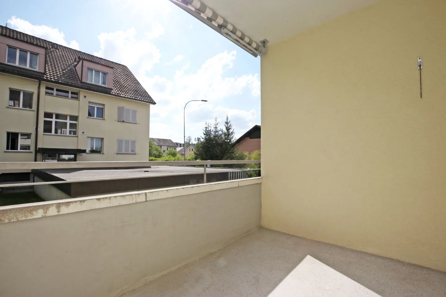 Partially renovated 3.5-room apartment on the 1st floor in Niederscherli - Photo 4 of 7