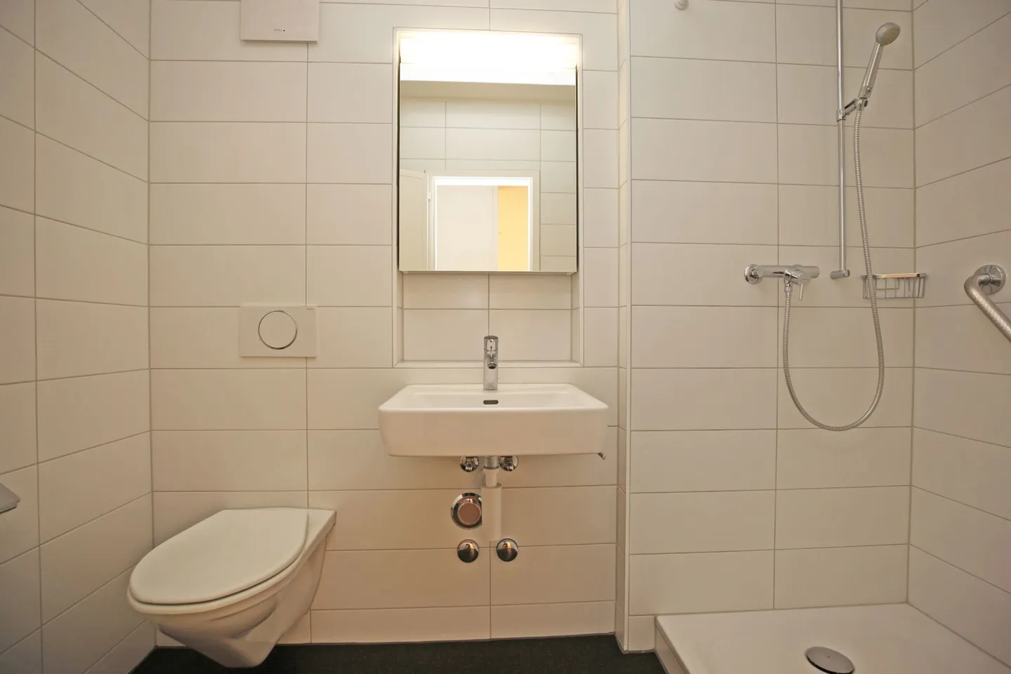 Partially renovated 3.5-room apartment on the 1st floor in Niederscherli - Photo 5 of 7
