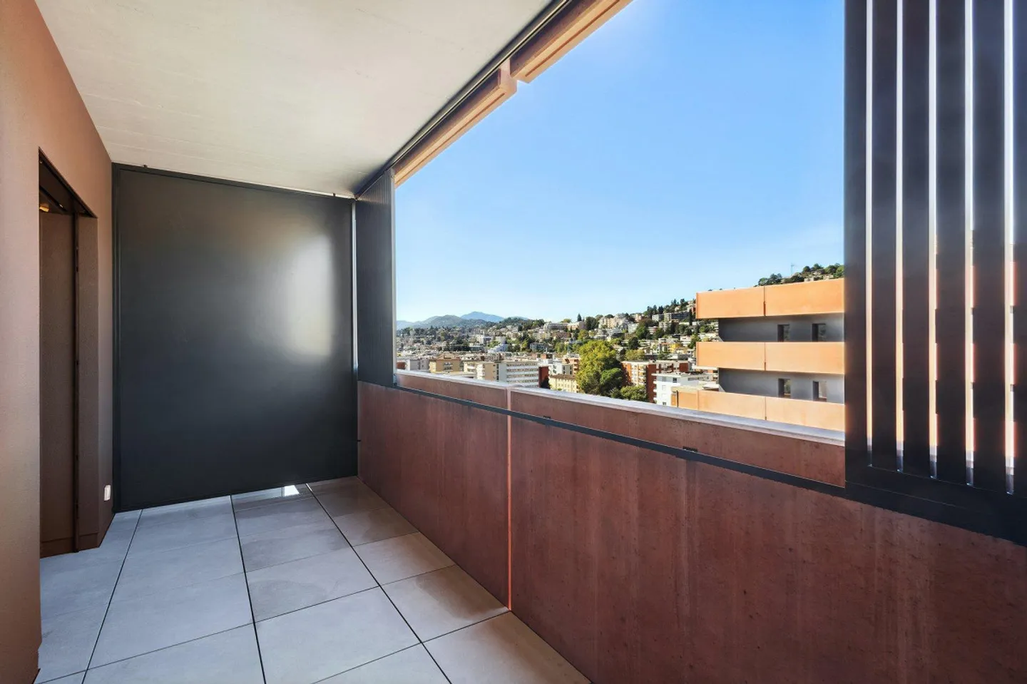 Modern Studio with Green Park - Photo 7 of 7