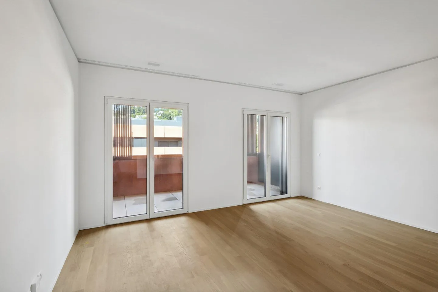 Modern Studio with Green Park - Photo 5 of 7