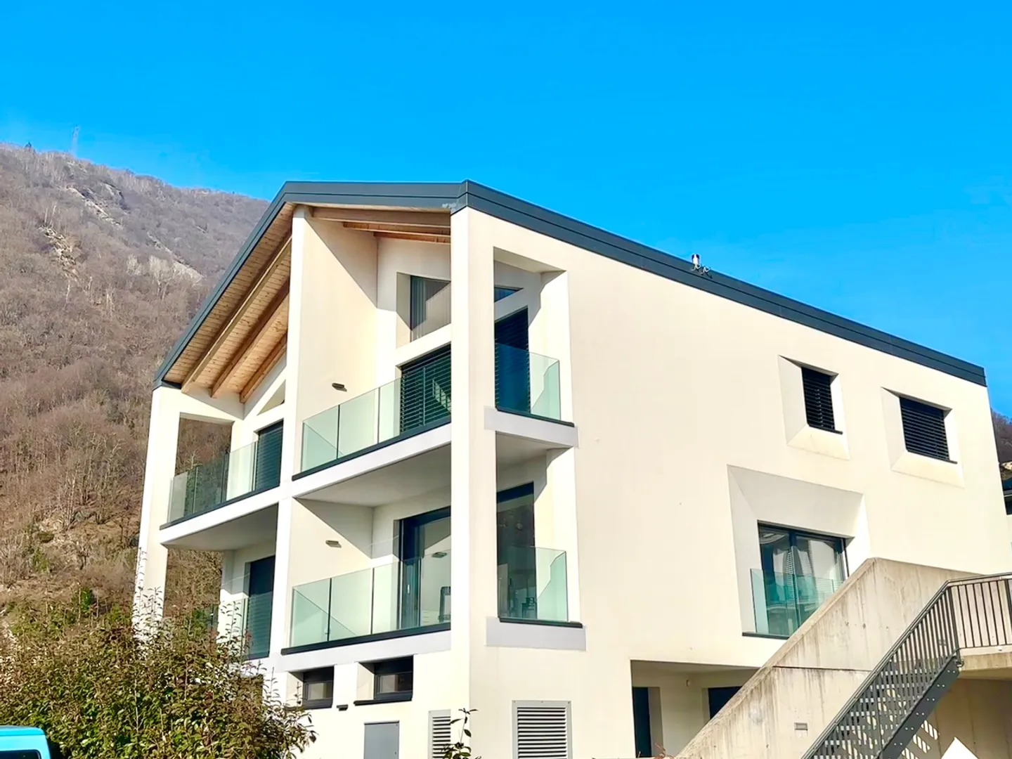 Moderne Eleganz und Komfort: Villa mit hochwertigen Ausstattungen - Foto 1 von 13