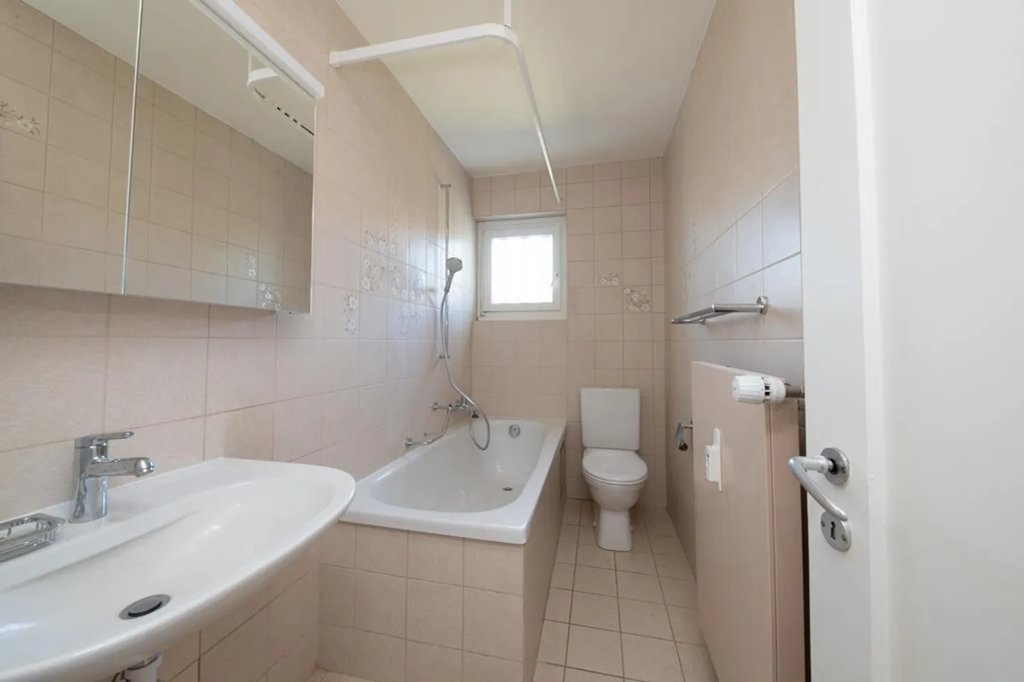 Grosszügige Wohnung in ruhiger Lage - Foto 6 von 7