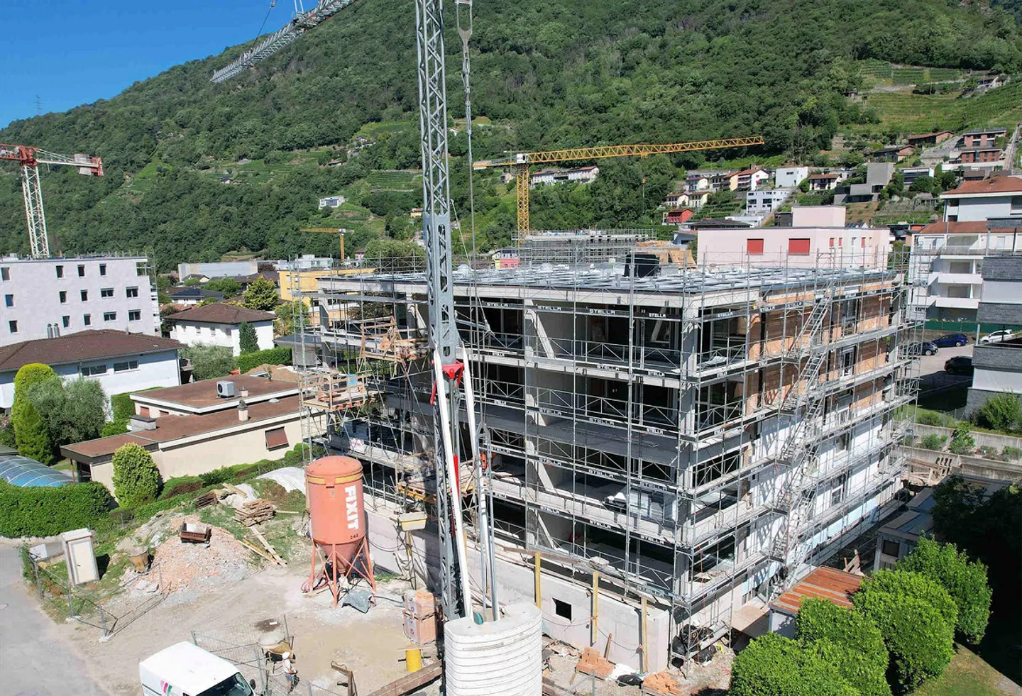 Nuovo appartamento con grande giardino in zona comoda e tranquilla - Photo 5 sur 13
