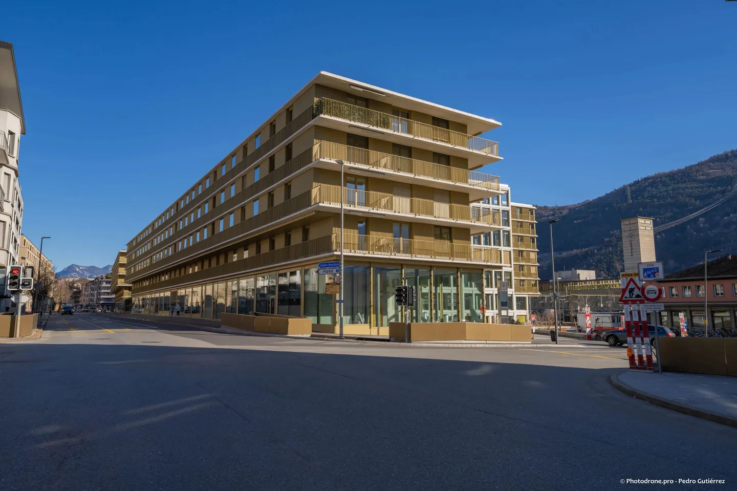 Commercial Space in Sion - Photo 1 of 4