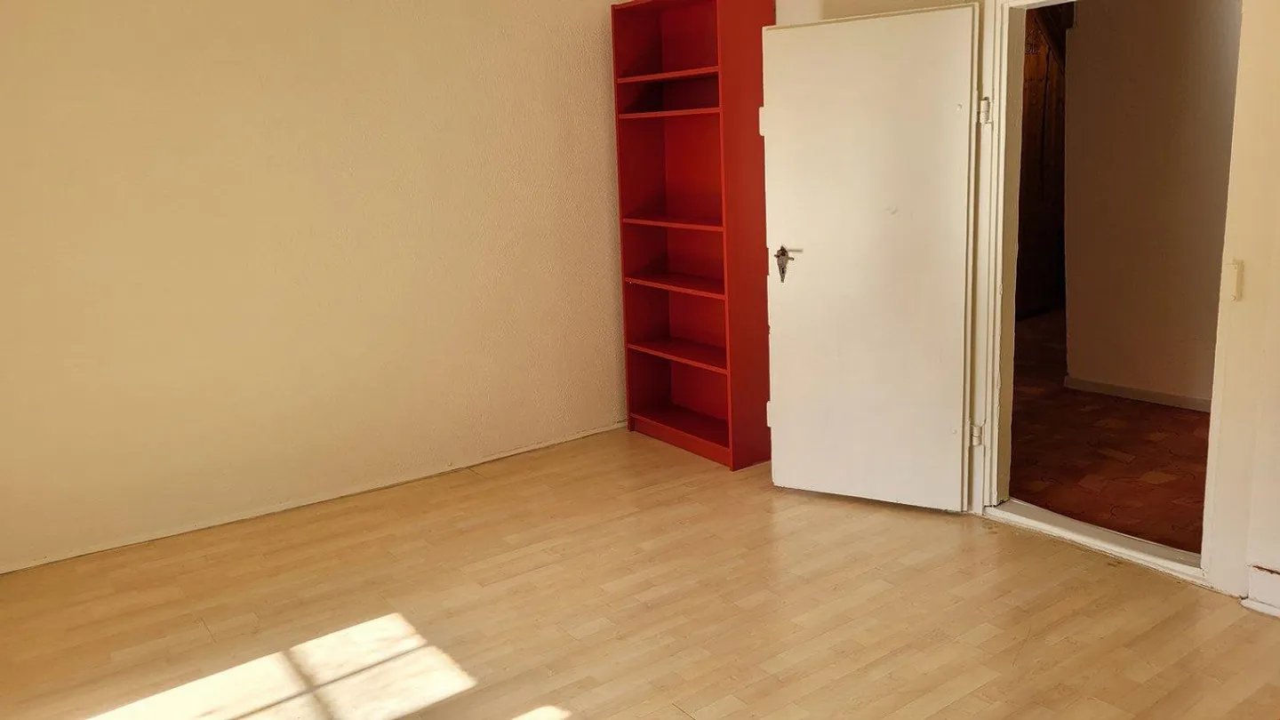 Appartement 2 1/2 Z-ancien sous un toit douillet - Photo 5 sur 13