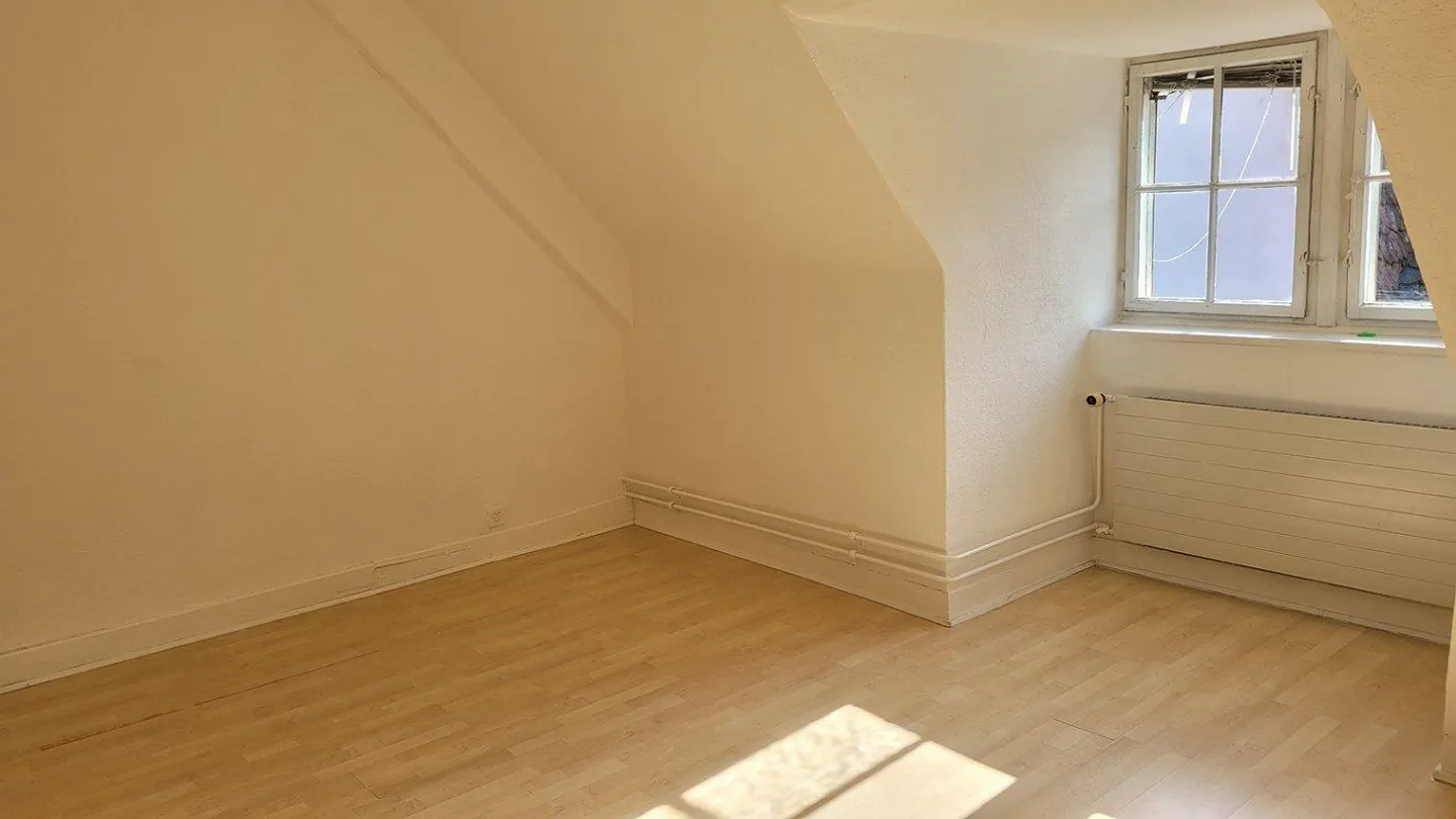 Appartement 2 1/2 Z-ancien sous un toit douillet - Photo 6 sur 13