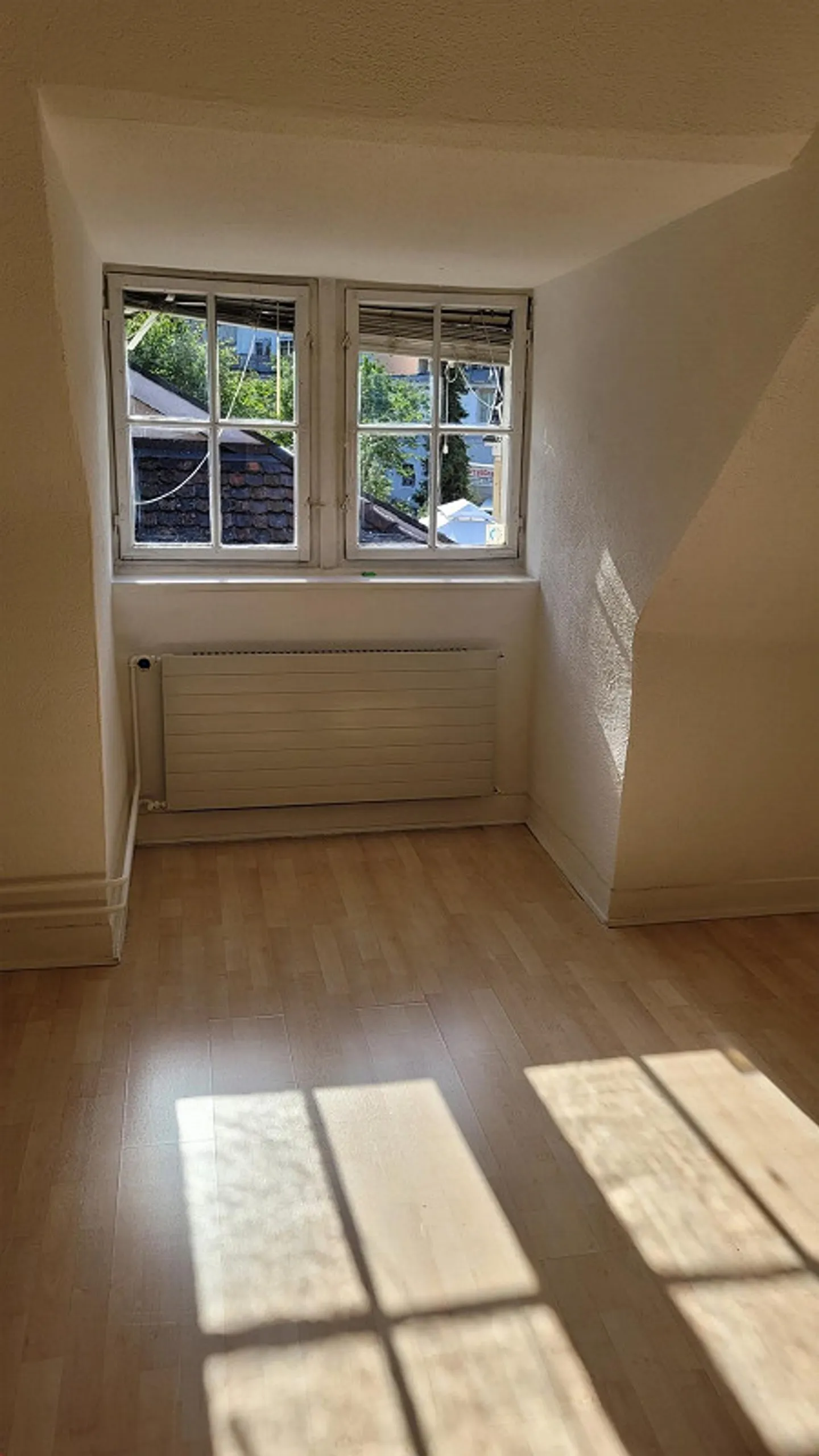 Appartement 2 1/2 Z-ancien sous un toit douillet - Photo 7 sur 13