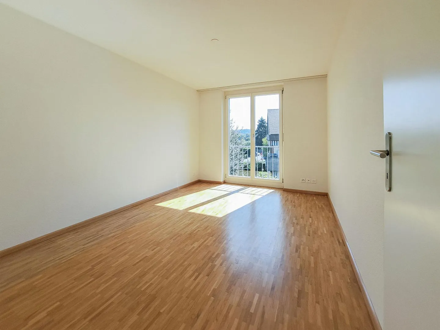 3 1/2 Room Apartment, 2nd Floor - Photo 8 of 13