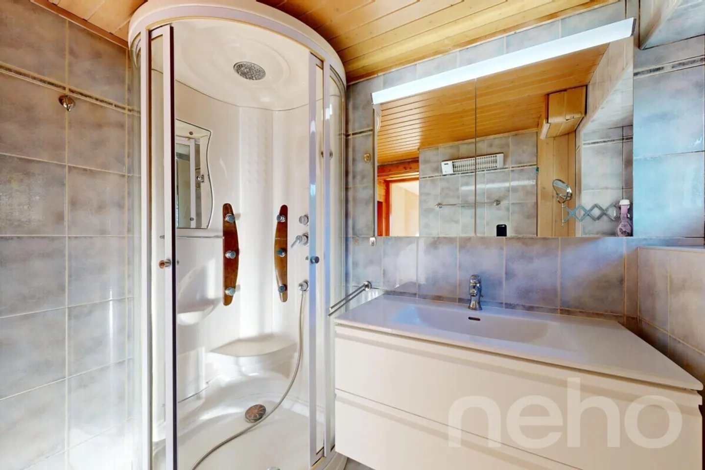 Charming house with great potential over 3 levels - Photo 9 of 12