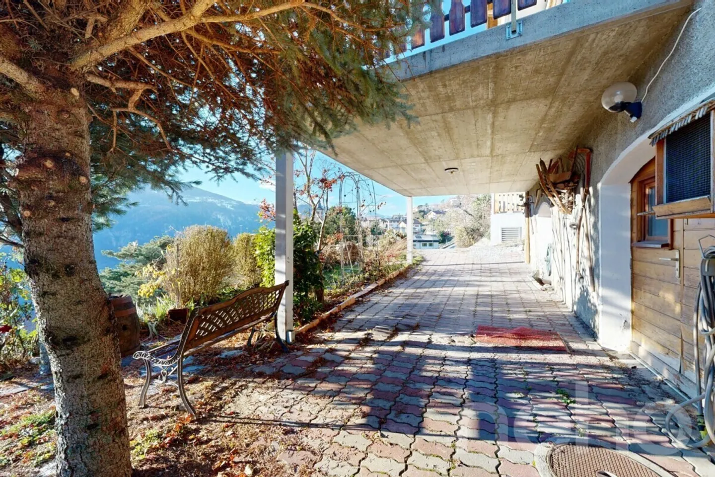 Charming house with great potential over 3 levels - Photo 10 of 12