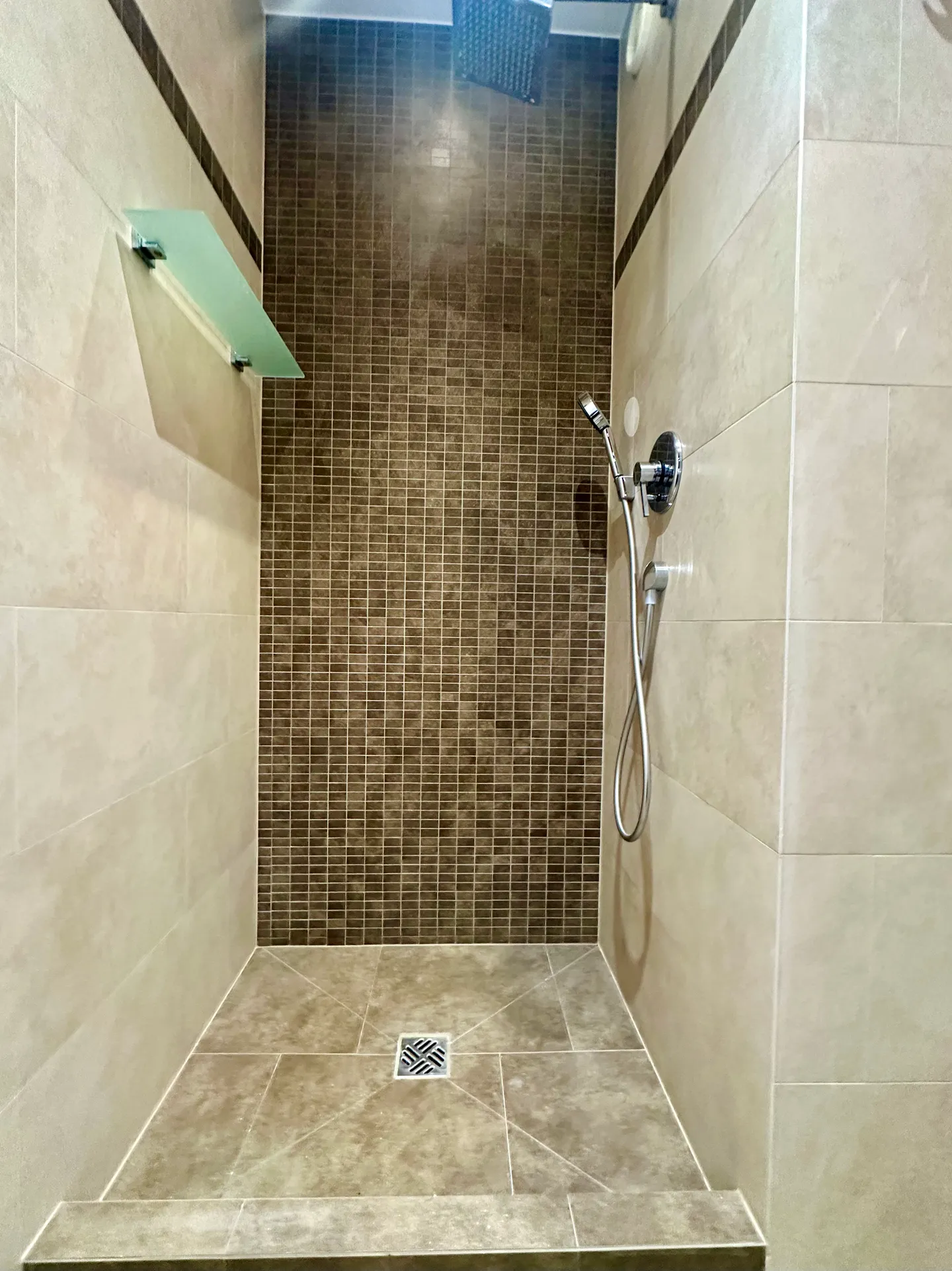 Appartamento di Lusso con Piscine - Foto 12 di 14