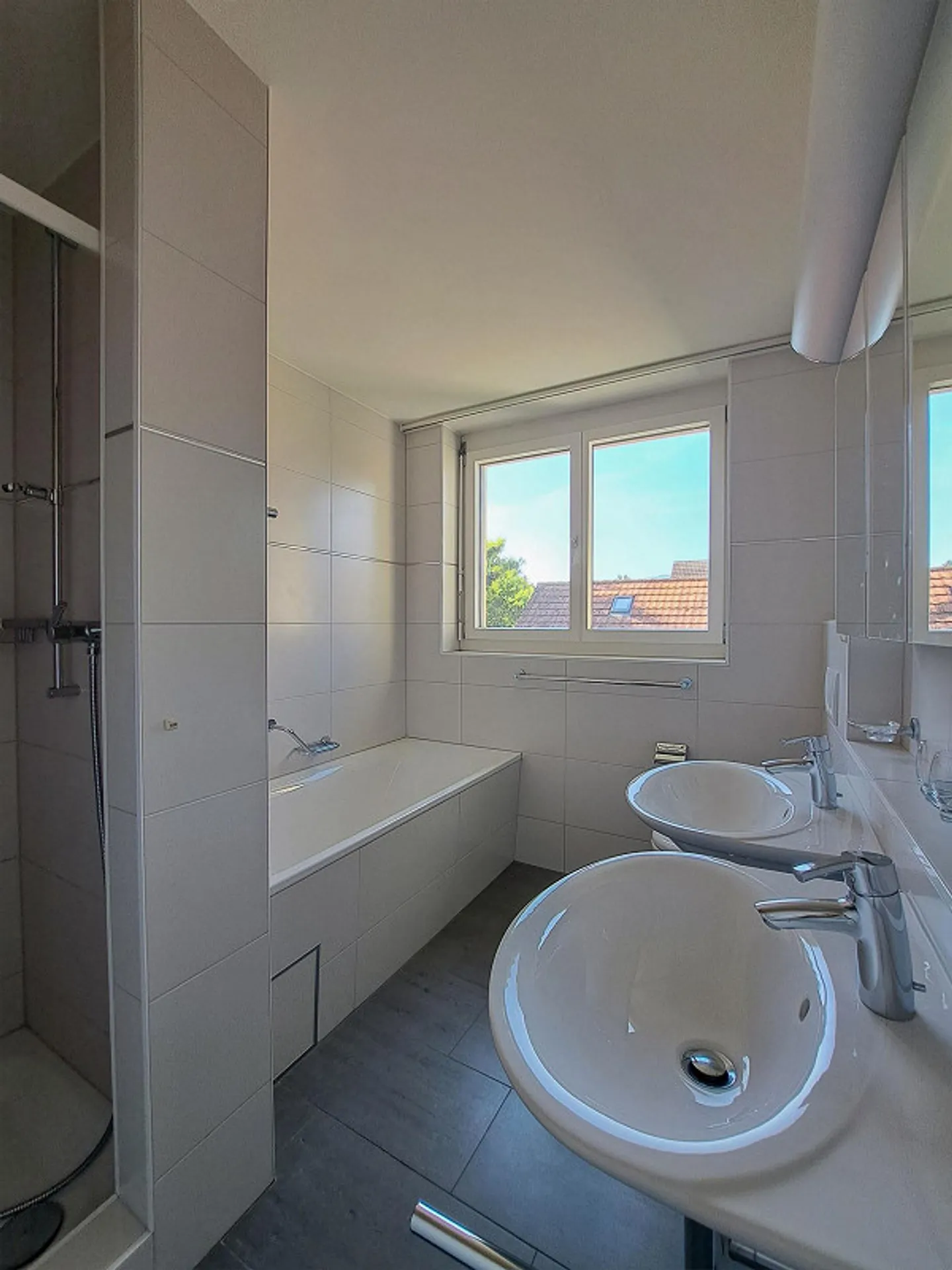 3 1/2 Room Apartment, 2nd Floor - Photo 12 of 13