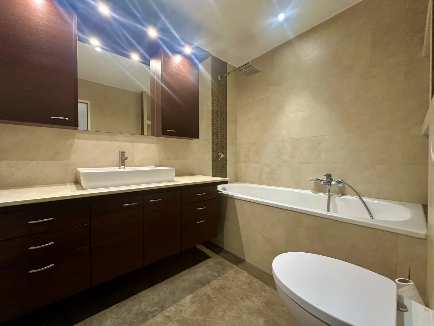 Appartamento di Lusso con Piscine - Foto 10 di 14