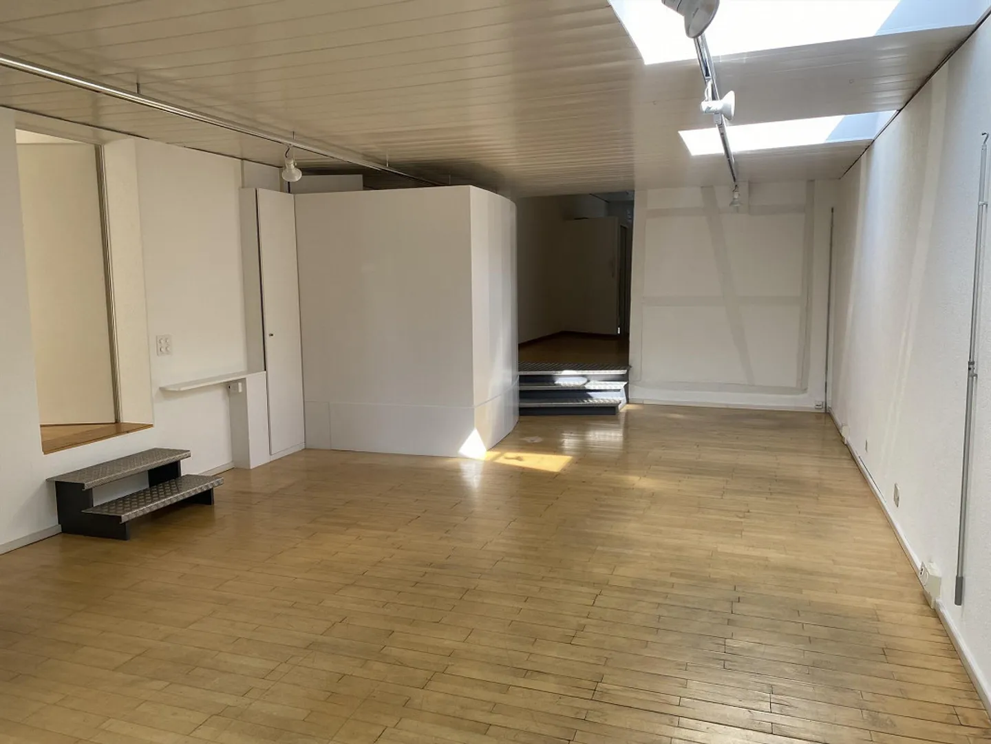 Spazi ufficio - hobby / atelier abitativo in affitto a Therwil, posizione centrale - Foto 4 di 6