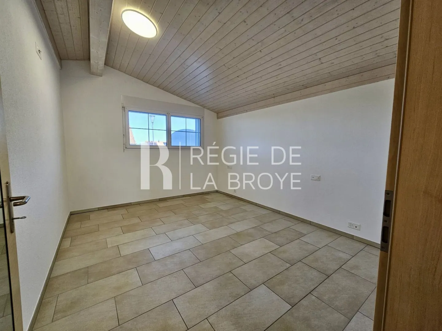 2.5 Room Apartment on the Ground Floor in Estavayer-le-Lac - Photo 5 of 10