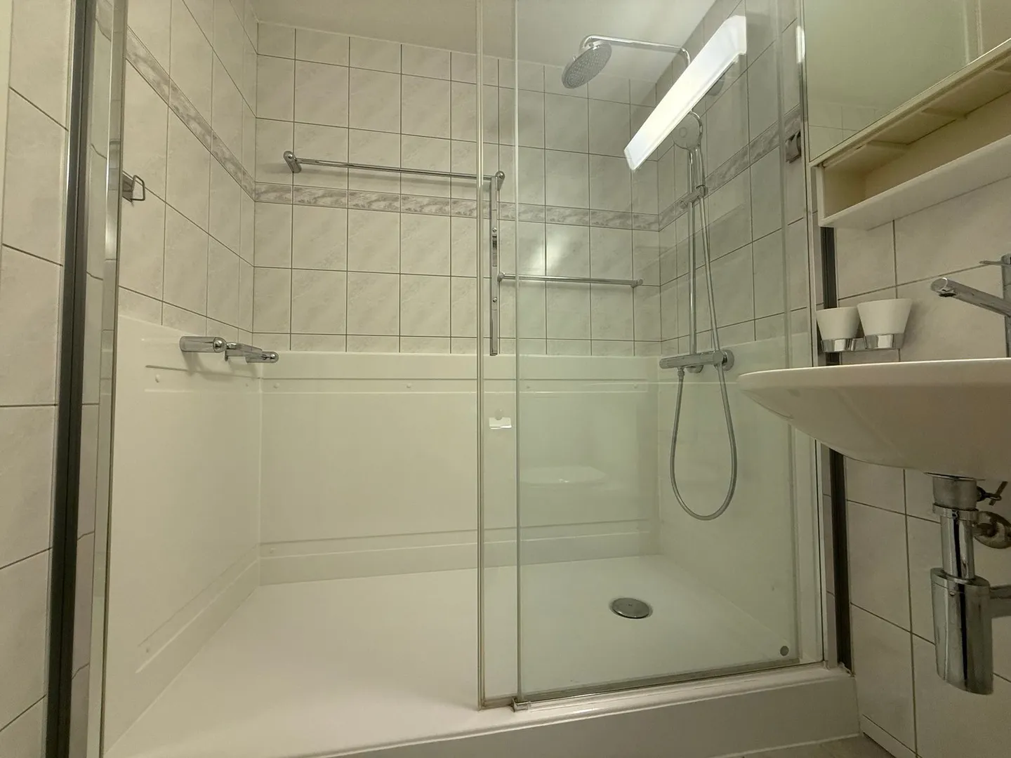 Appartement galerie lumineux et spacieux de 4,5 pièces avec balcon et jardin d'hiver - Photo 9 sur 13