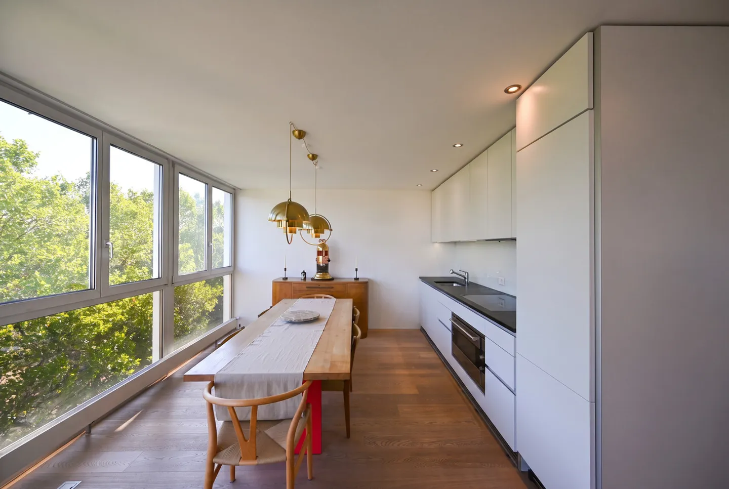 LUXURIOUS DESIGNER APARTMENT WITH PANORAMIC ROOF TERRACE AND AIR CONDITIONING - Photo 5 of 14