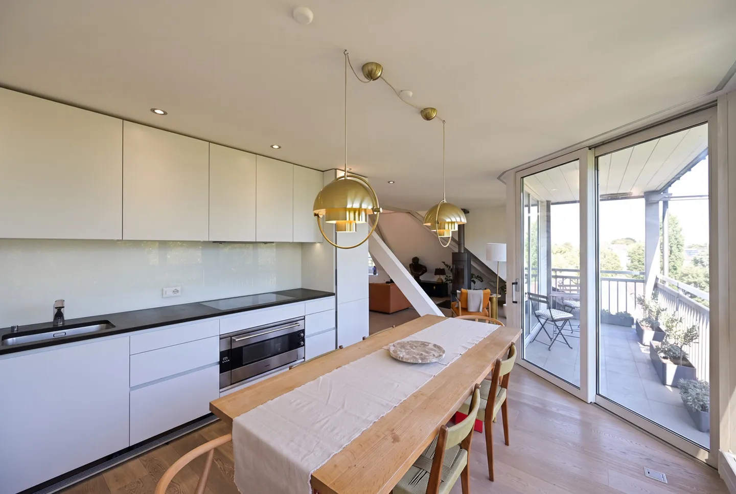 LUXURIOUS DESIGNER APARTMENT WITH PANORAMIC ROOF TERRACE AND AIR CONDITIONING - Photo 6 of 14