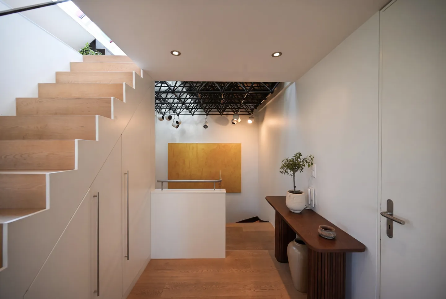 LUXURIOUS DESIGNER APARTMENT WITH PANORAMIC ROOF TERRACE AND AIR CONDITIONING - Photo 7 of 14