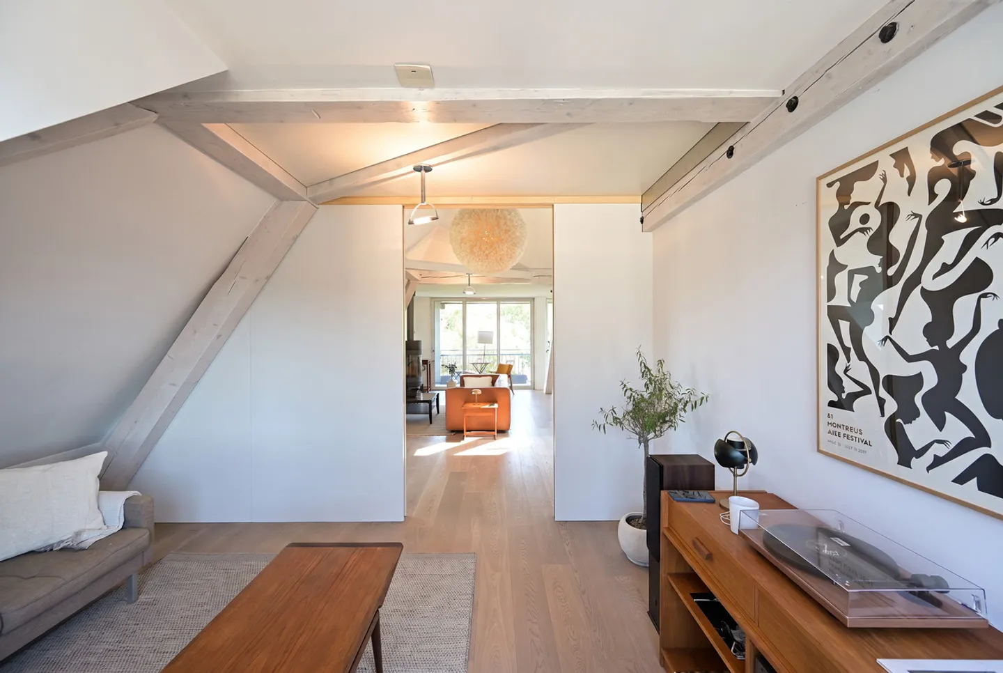 LUXURIOUS DESIGNER APARTMENT WITH PANORAMIC ROOF TERRACE AND AIR CONDITIONING - Photo 9 of 14