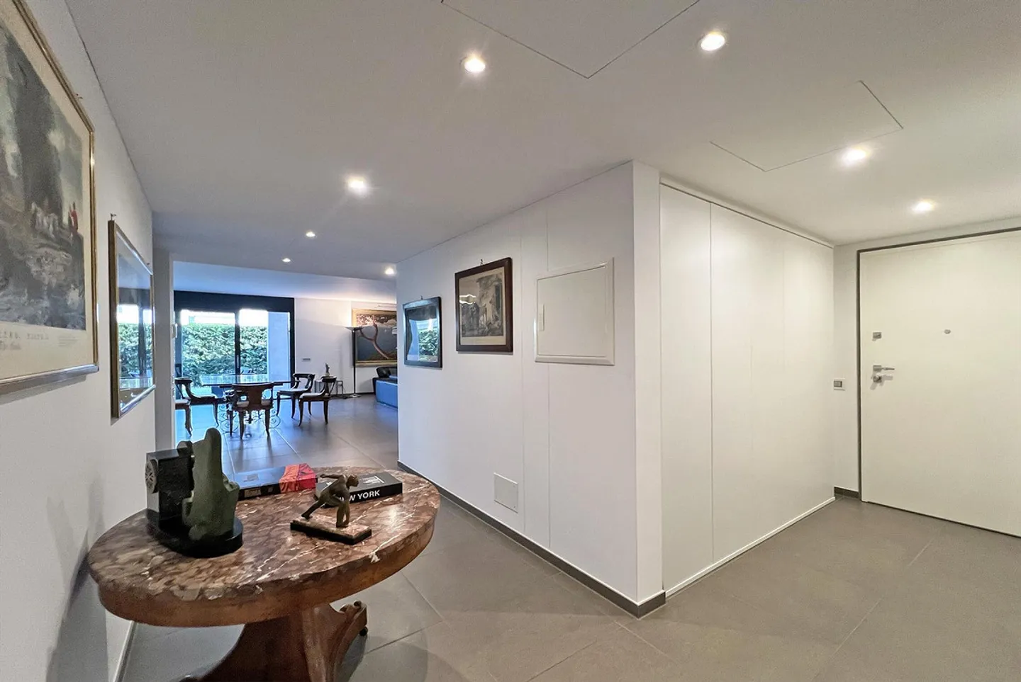 SPACIEUX 3.5 PIÈCES AVEC JARDIN ET PIÈCES SUPPLÉMENTAIRES À MASSAGNO - Photo 6 sur 9
