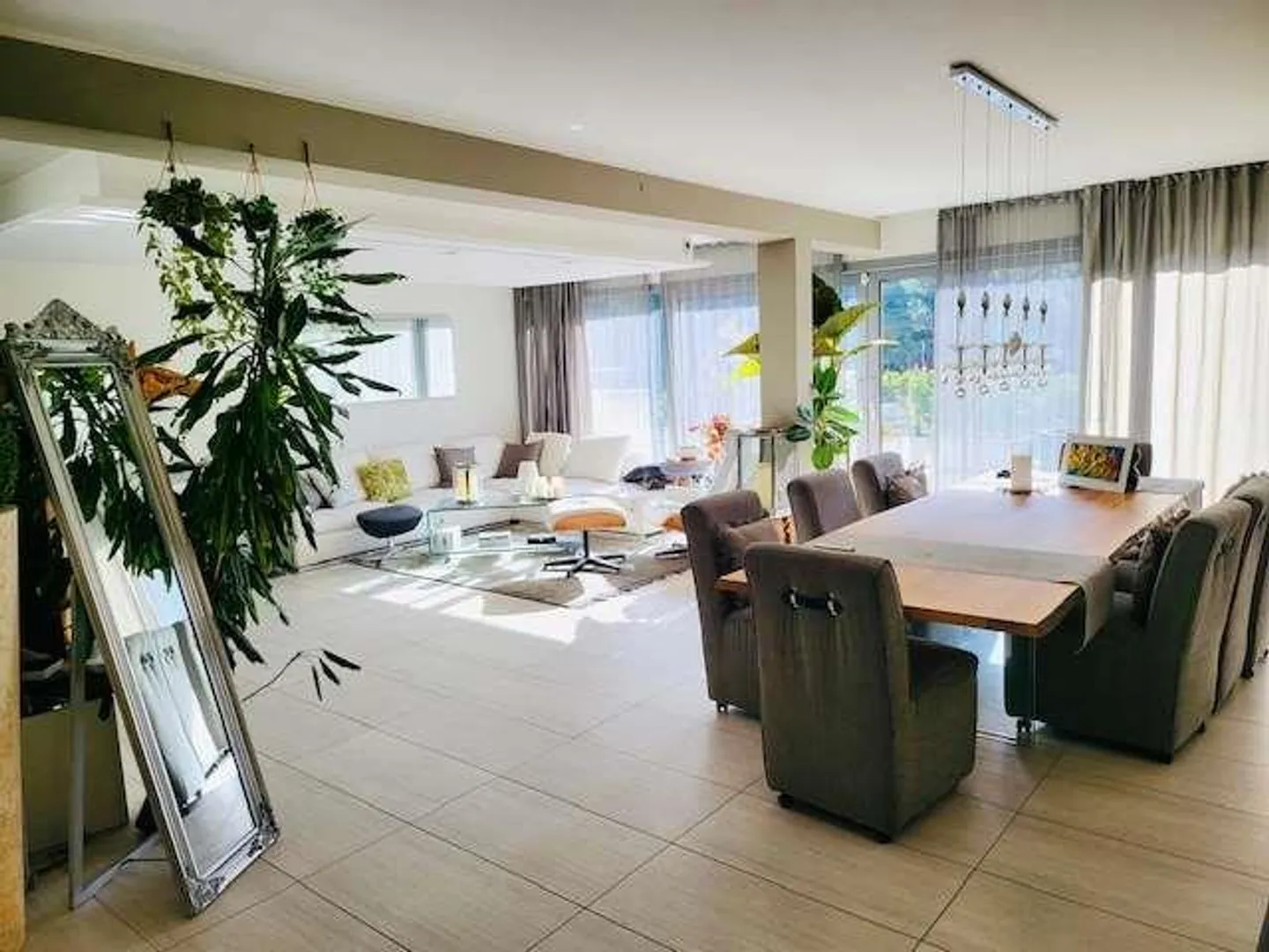 High-end penthouse with panoramic terrace and swimming pool - Photo 8 of 13