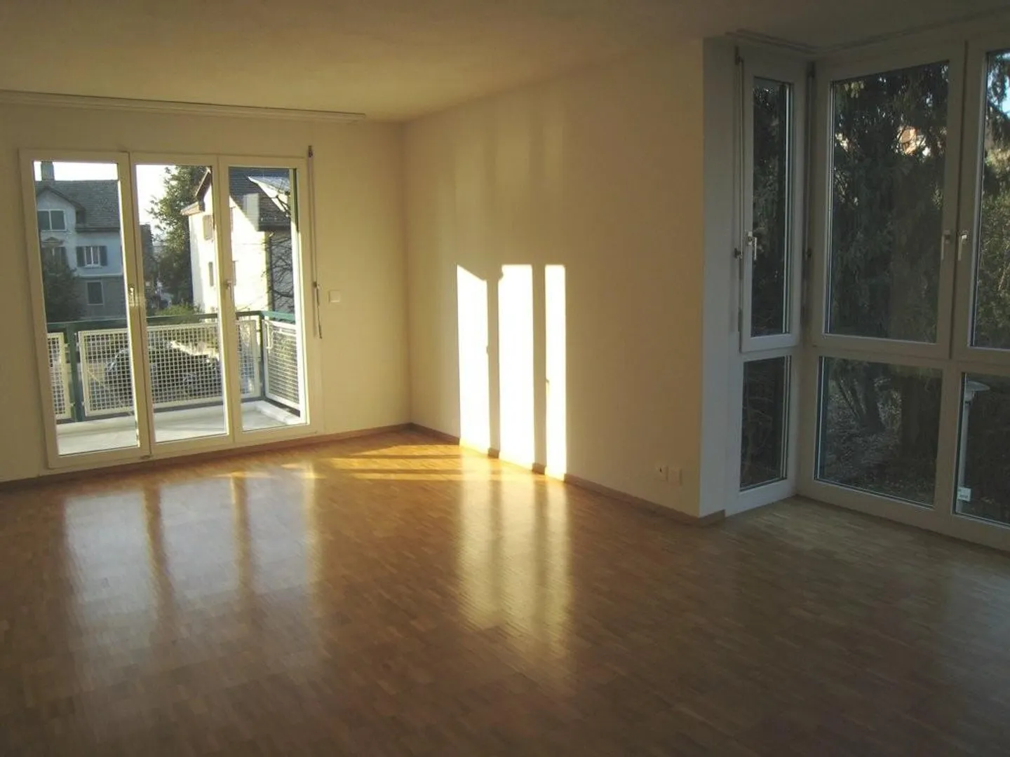 Atelier oder Büro im Herzen von Höngg - Foto 2 di 3