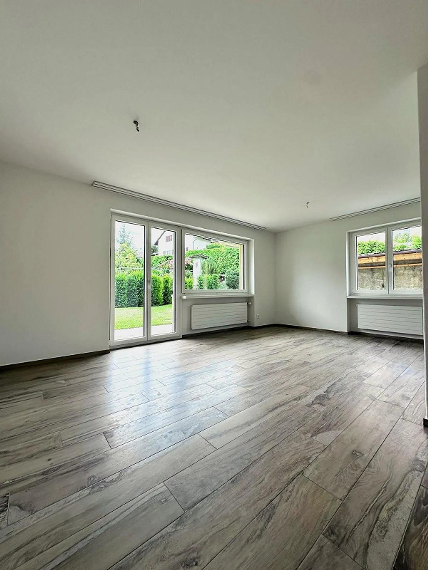 Charming 4.5-room single-family house with a large garden to enjoy - Photo 4 of 19