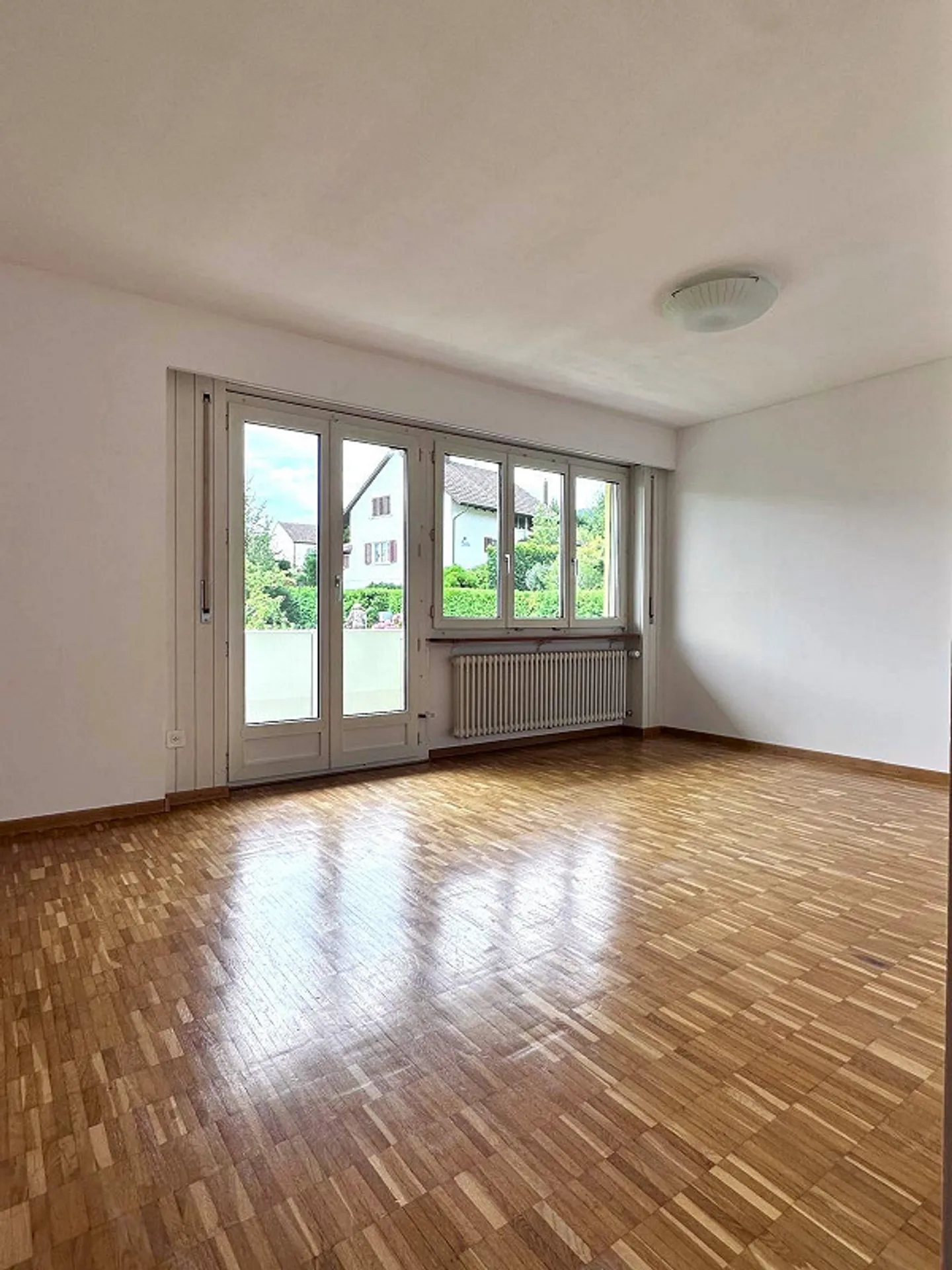 Charming 4.5-room single-family house with a large garden to enjoy - Photo 8 of 19