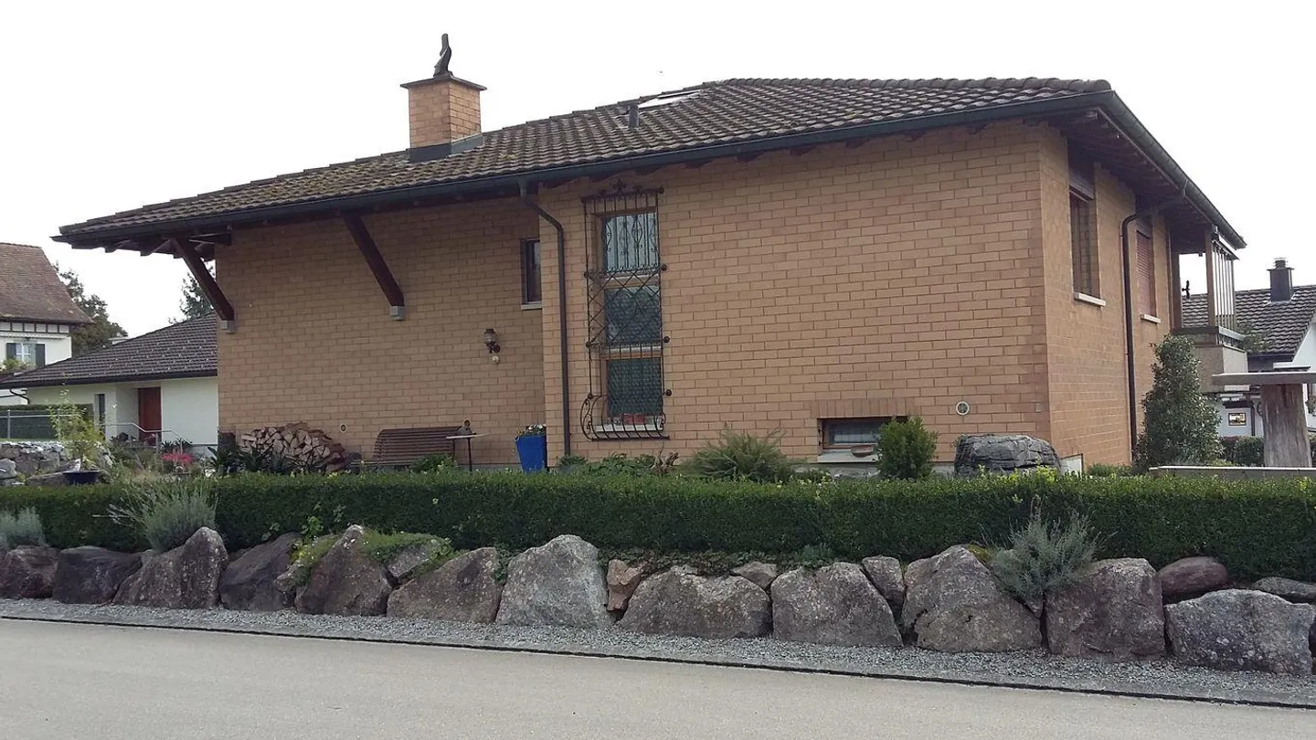 Family-friendly detached house in a quiet location - Photo 2 of 12
