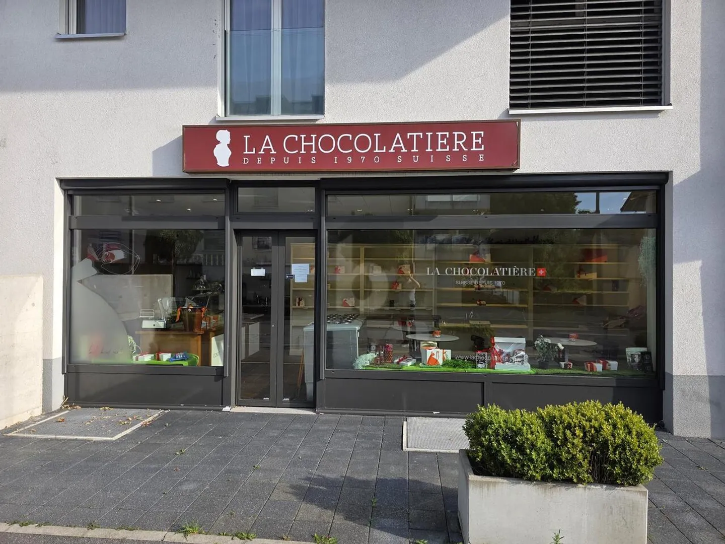 IDEALLY LOCATED, READY FOR OPERATION - Photo 1 of 6