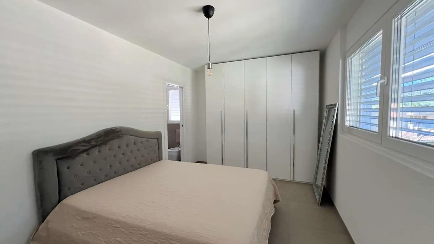 RIVERA - Elegante 5.5 con ampia terrazza coperta - Foto 7 di 12