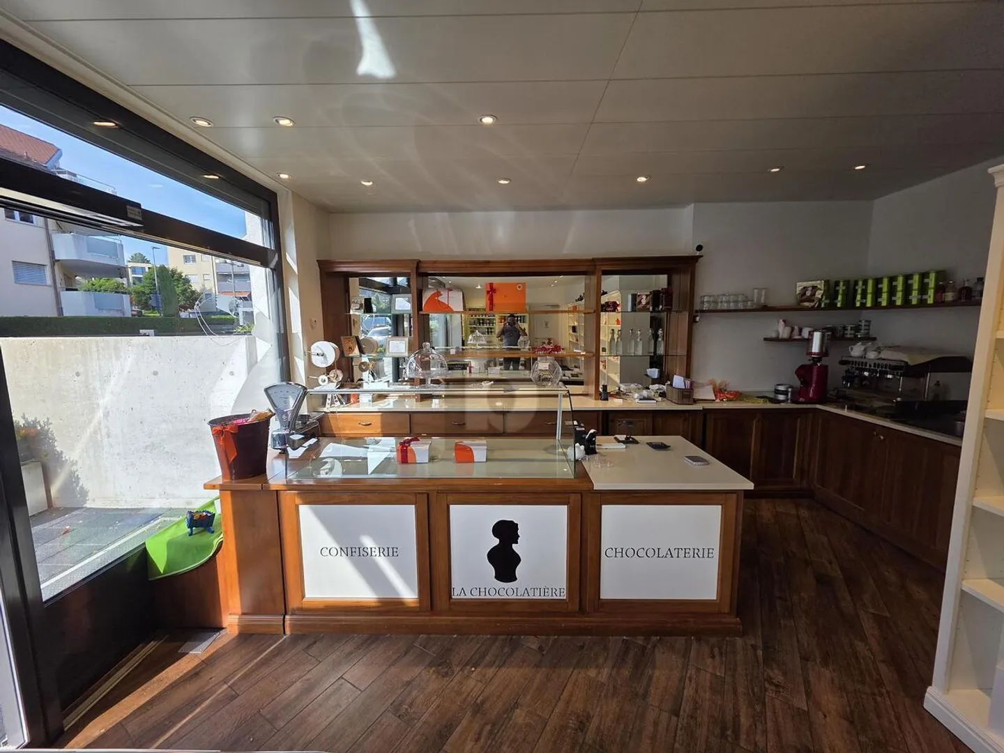 IDEALLY LOCATED, READY FOR OPERATION - Photo 5 of 6