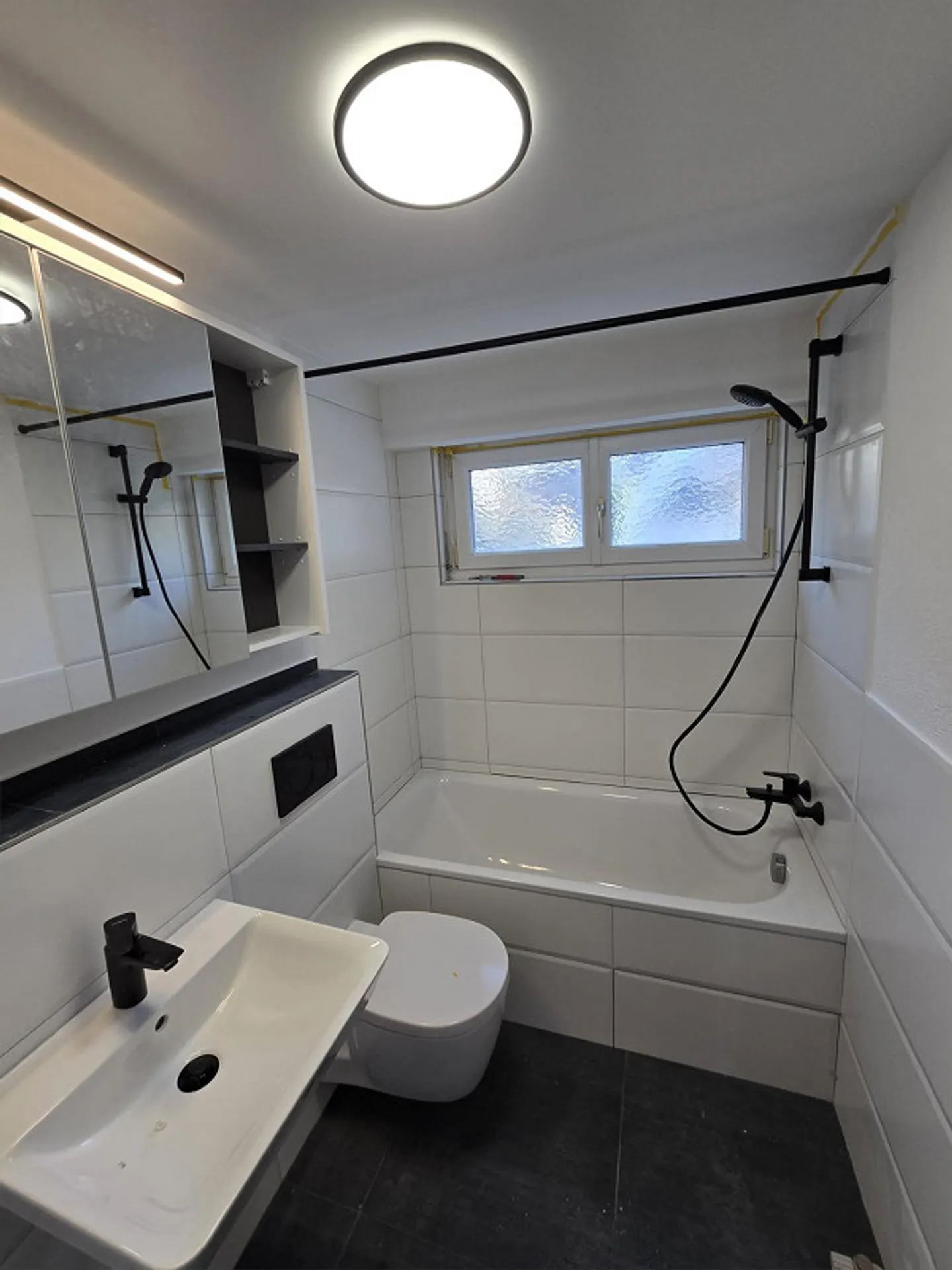 Renovated 4.5-room apartment in a sun-drenched location with a view - Photo 2 of 5